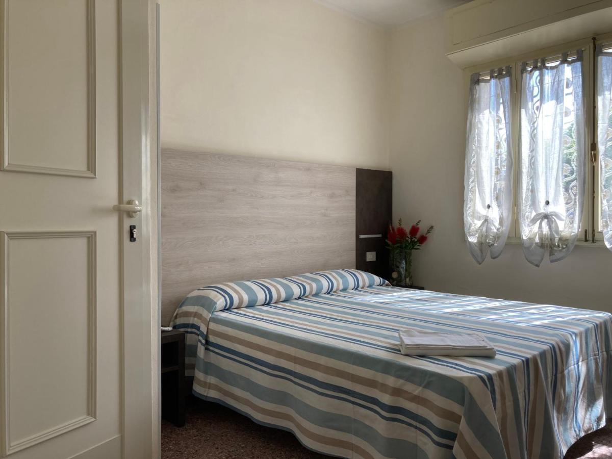 Hotel Verdesolemare Marina di Pietrasanta Dış mekan fotoğraf