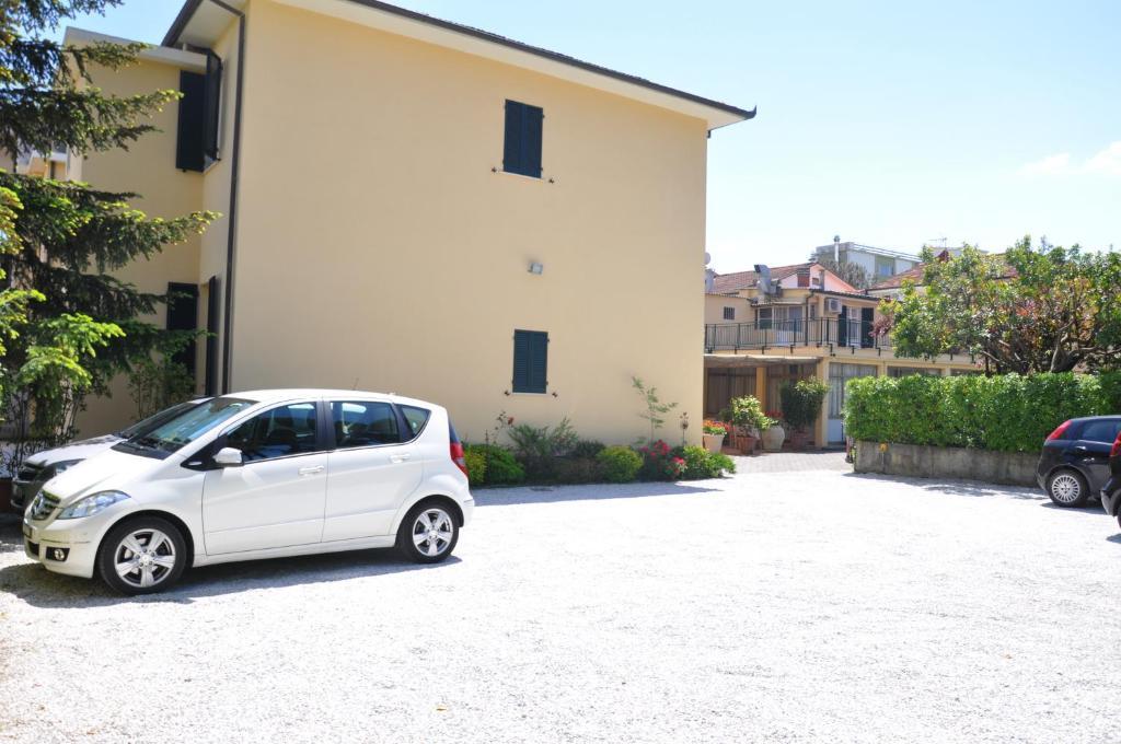 Hotel Verdesolemare Marina di Pietrasanta Dış mekan fotoğraf